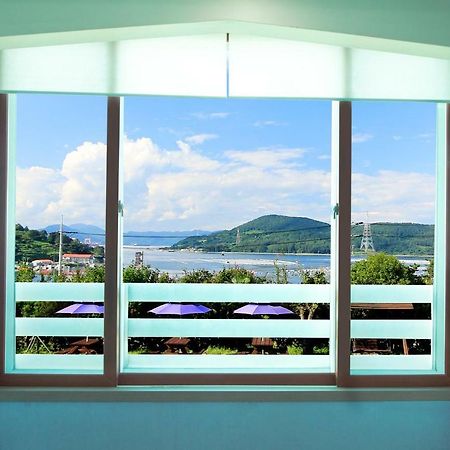 Tongyeong Paper Island Pension Exterior foto