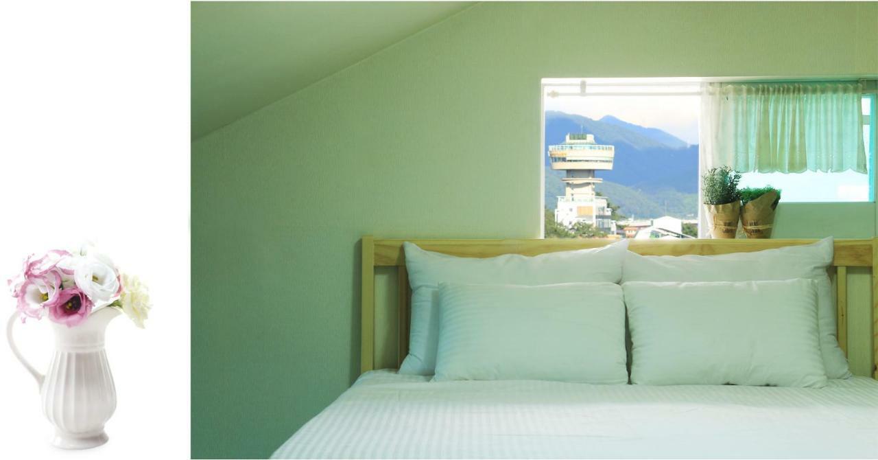 Tongyeong Paper Island Pension Exterior foto